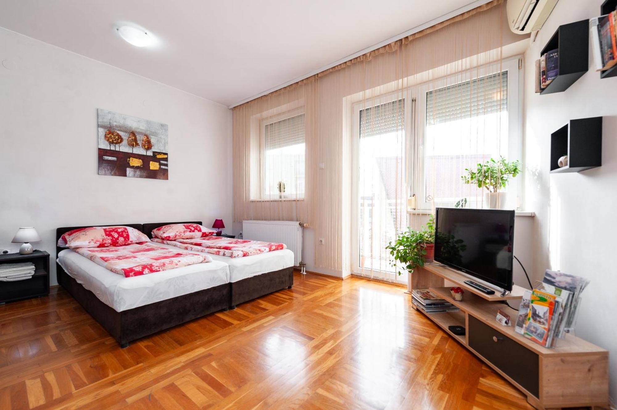 Momo'S Studio Apartment Subotica Exteriér fotografie
